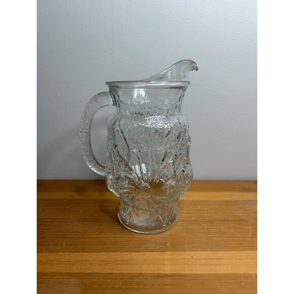 1980 anchor hocking clear glass drinking pitcher in rain flower pattern 64oz - Picture 1 of 5